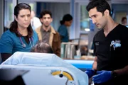 Chicago Med Staffel 6 Folge 10 Ein ungewöhnlicher Fall: Lorenza Diaz als Doris, Dominic Rains als Dr. Crockett Marcel