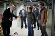 Berndorf (Filip Peeters, l.) belastet Paul, der das Weite gesucht hat, vor Semir (Erdogan Atalay, M.) und Zilcher (Benjamin Höppner, r.) schwer.