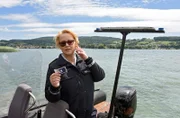 Nele Fehrenbach (Floriane Daniel) informiert ihren Kollegen über einen Verdacht.