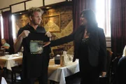 Gordon Ramsay (l.)
