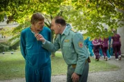 Maloney Die Klinik Staffel 1 / Folge 6  Der Polizist lässt Maloney weiter ermitteln. Marcus Signer als Philip Maloney, Stefan Kurt als Polizist  Regie: Michael Schaerer Produktion: C-Films AG Kamera: Tobias Dengler Drehbuch: Pascal Glatz