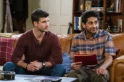Riley (Parker Young, l.); Al (Adhir Kalyan, r.)