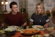 Georgie Cooper (Montana Jordan, l.); Mandy McAllister (Emily Osment, r.)
