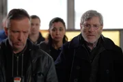 Zsofia Arslan (Dorka Gryllus, Mitte); Julien Baptiste (Tchéky Karyo, r.)