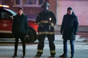 V.l.: Kim Burgess (Marina Squerciati), Wallace Boden (Eamonn Walker), Antonio Dawson (Jon Seda)