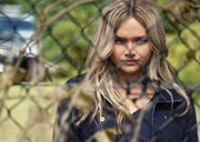 Lauren Strucker (Natalie Alyn Lind)