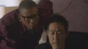 Henrietta "Hen" Wilson (Aisha Hinds, l.); Howie "Chimney" Han (Kenneth Choi, r.)