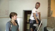Heidi und Patrick ziehen nach einem halben Jahr Beziehung in ein stark renovierungsbedürftiges Haus.