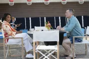 Athena Grant (Angela Bassett, l.); Bobby Nash (Peter Krause, r.)