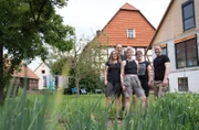 Zwei Familien unter einem Dach, das sorgt für Spannungspotential: Familie Michel (v.l.n.r.): Sina, Jörg, Jaquie, Sabine und Max.