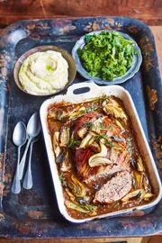 Hackbraten im Räucherspeck-Mantel mit Kartoffelpüree.