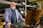 Stefan Thoma ist europaweit der Experte für die Restaurierung von Designer-Sesseln. Sein neuestes Projekt: Ein Eames Lounge Chair von 1976.