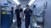 Dr. Shaun Murphy (Freddie Highmore, l.), Dr. Neil Melendez (Nicholas Gonzalez)
