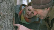 Bildhauer und Haselfichte-Experte Kassian Erhart und Instrumentenbauerin Claudia Unterkofler.