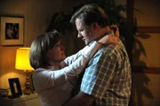 Vroni gesteht Max, dass er immer ihre große Liebe war. Von links: Veronika (Senta Auth) und Max Brunner (Michael Grimm).