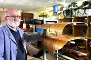 Stefan Thoma ist der Experte für die Restaurierung des Eames-Lounge Chair.Der Design-Klassiker ist bekannt aus James-Bond Filmen.