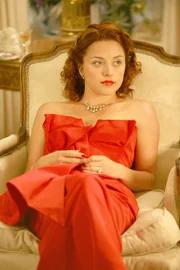 Kay Strange (Zoe Tapper)