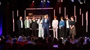 Die besten Talente aus allen Bereichen des Humors treten gegeneinander an. Die Teilnehmer:innen (v. l. n. r.): Cüneyt Akan, Sven Garrecht, Jane Mumford, John Smile, Moderator Florian Schröder, Matthias Ningel, Michaela Obertscheider, Max Beier und Alice Köfer