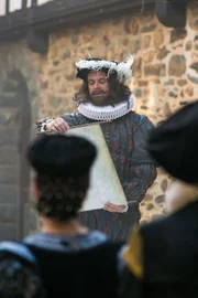 Matthias Matschke als Shakespeare.