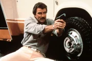 Tom Selleck in der Rolle des Privatdetektivs Magnum.