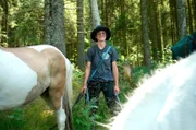 Mit Pferden unterwegs im Schwarzwald: Luna auf dem Weg zur Hofgemeinschaft auf dem Land, in der sie mit ihren Tieren wohnen kann.
