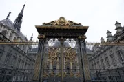 Auf der Île de la Cité gibt es einen Palast, dessen Urteile die Macht haben, eine ganze Gesellschaft zu verwandeln ...