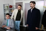 Benedikt muss sich zusammennehmen, als er ausgerechnet mit Ferhat (Harun Yildirim, r.) zusammenarbeiten muss. Links Ringo (Timothy Boldt), in der Mitte Easy (Lars Steinhöfel)