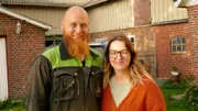 Ihr Hof liegt ganz im Westen und unmittelbar an der "Grenzroute": Stefan und Annika Hansen
