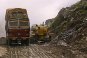 Schlammlawinen versperren den Weg zum Himalaya