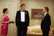 Als Barney (Neil Patrick Harris, r.) die Ehe von Lily (Alyson Hannigan, l.) und Marshall (Jason Segel, M.) betrachtet, wird ihm klar, dass er Robin nur ein einziges Eheversprechen geben muss: immer ehrlich zu ihr zu sein ...