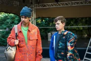 Sami (Joël Massy Kohandel, links) will Hugo (Lennox Dreer, rechts) helfen, seine Mutter davon zu überzeugen, dass das Einstein trotz des Unfalls ein sicherer Ort für ihn ist.