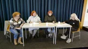 Anna Schiff (2.v.l.) und andere armutsbetroffene Frauen entwickeln in ihrer Theatergruppe Stücke zum Thema Armut – aus der Perspektive der Betroffenen.