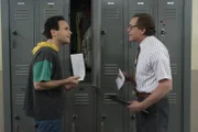 Barry Goldberg (Troy Gentile, l.); Dr. Katman (Steve Guttenberg, r.)