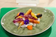 Dinkelsalat mit Joghurt-Orangen-Dressing und gerösteten Karotten von Anton Zimmermann