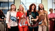 Die schwedische Popgruppe ABBA, v.l.n.r. Björn Ulvaeus, Agnetha Fältskog, Anni-Frid Lyngstad und Benny Andersson bei einem Auftritt in der Fernsehshow "Am laufenden Band".