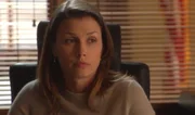 Ein alter Mordfall wird neu aufgerollt, weil ein ehemaliger Polizist und Kollege von Danny damals Beweise manipuliert haben soll. Diesmal kann Erin (Bridget Moynahan, Bild) ihrem Bruder keine Deckung geben ...