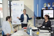 Anna gibt bei der Präsentation alles, aber der Kunde reagiert nicht wie gewünscht... v.l.n.r.: Jonas (Roy Peter Link), Anna (Jeanette Biedermann), Natascha (Franziska Matthus)