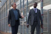 L-R: Harry Bosch (Titus Welliver), Jerry Edgar (Jamie Hector)
