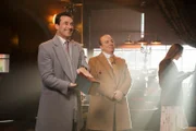 (L-R) Gabriel (Jon Hamm) und Sandalphon (Paul Chahidi)