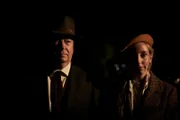 Fred Thursday (Roger Allam) begleitet Bridget Mulcahy (Flora London) nachts nach Hause, da er sich Sorgen um die junge Frau macht. Seine Sorgen sind nicht unbegründet.