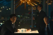 L-R: Craig (Nat Wolff) und Regus Patoff (Christoph Waltz)