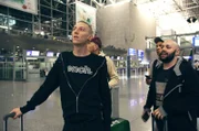 Moritz, Jonas, David und Damian am Flughafen, auf dem Weg in die USA