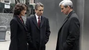 Der Mord an einem Juwelier führt die Ermittler auf die Spur eines Call-Girl-Rings und dessen prominentesten Kunden, den Gouverneur Shalvoy. Gemeinsam mit Connie Rubirosa (Alana de la Gartza) und Michael Cutter (Linus Roache) bespricht Jack McCoy (Sam Waterston) das Vorgehen in diesem pikanten Fall.