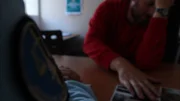 Der Sohn der Gasthofbesitzerin wurde gezwungen, die Leiche zu beseitigen.