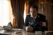Obergruppenführer John Smith (Rufus Sewell)