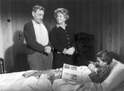 L-R: Kurt Scholz (Joseph Offenbach), Käthe Scholz (Inge Meysel), Michael Wichmann (Michael Hornauf)