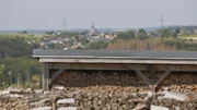 Holzlagerplatz.