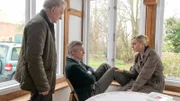 Johannes Seehusen (Falk Rockstroh), Peter Rabe (Lutz Blochberger) und Paula Seehusen (Anja Beatrice Kaul).