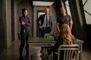(v.li.): Lina Esco (Christina Alonso), Patrick St. Esprit (Robert Hicks), Kenny Johnson (Dominique Luca).