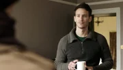 Rosanna bittet ihren Bruder Cedric (Vladimir Burlakov) um Hilfe.